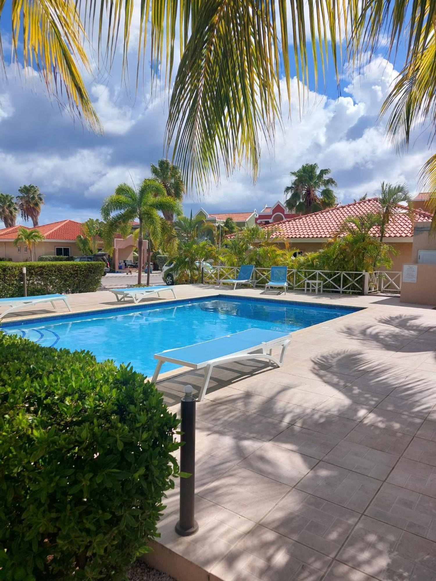 Caribbean Beach Resort Blenchi Curacao Виллемстад Экстерьер фото